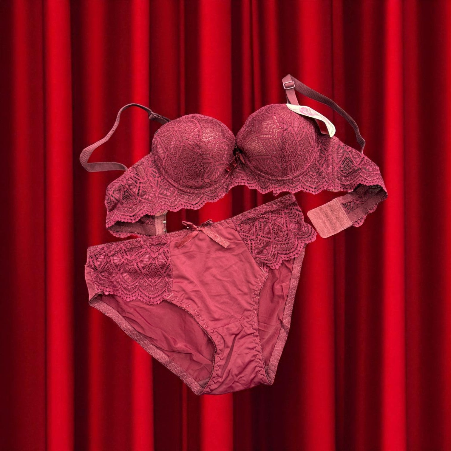 Luxe Petal Lace Lingerie Set 💖