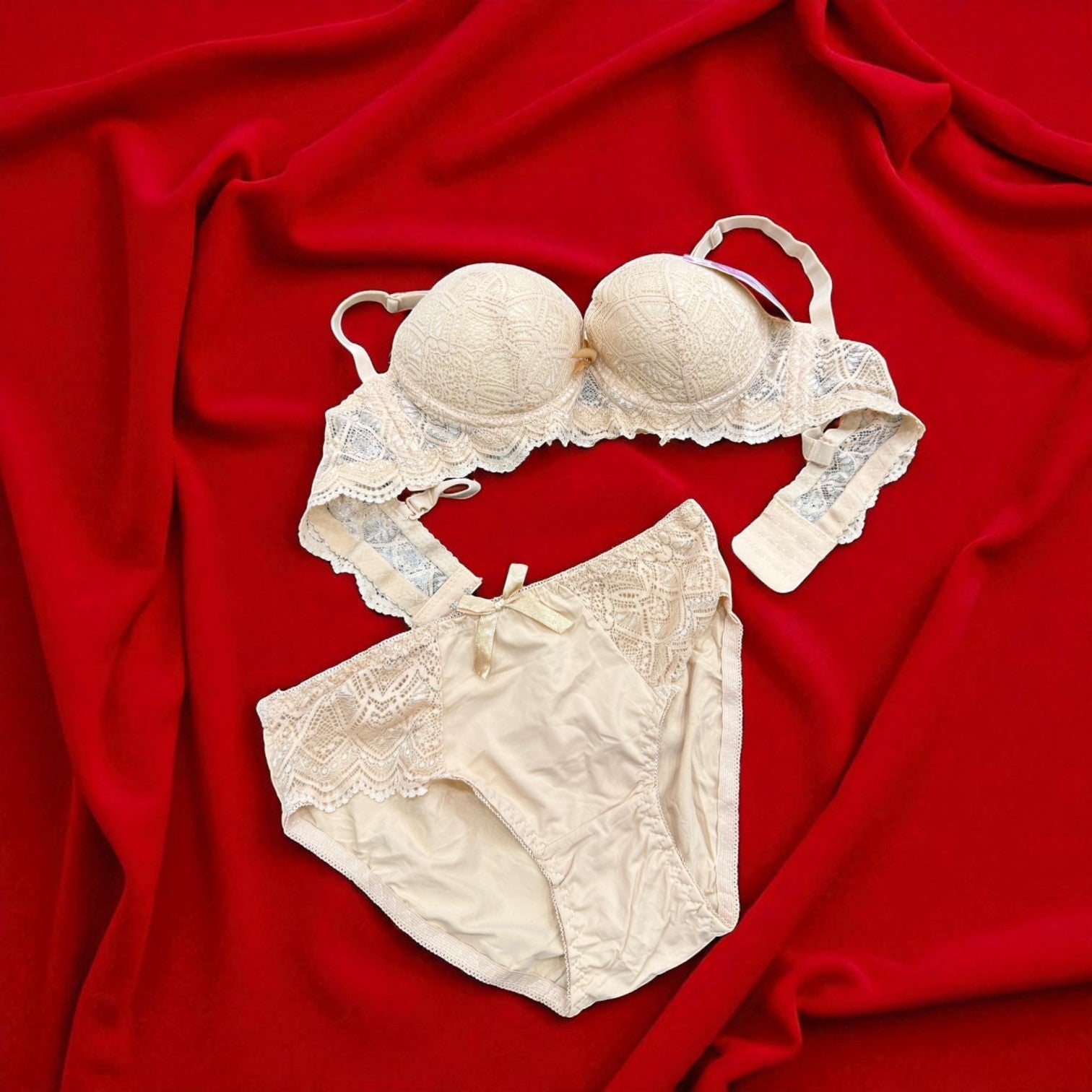 Luxe Petal Lace Lingerie Set 💖